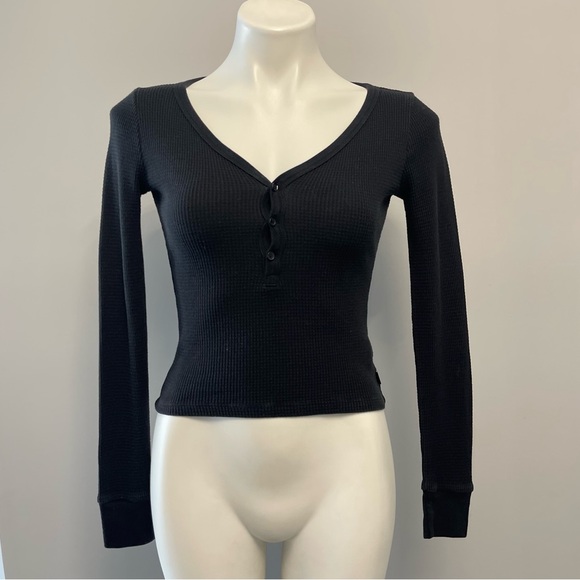 ARITZIA Tna HomeStretch Henley Black XS Waffle Knit Long Sleeve Crop Thermal Top - Picture 7 of 14